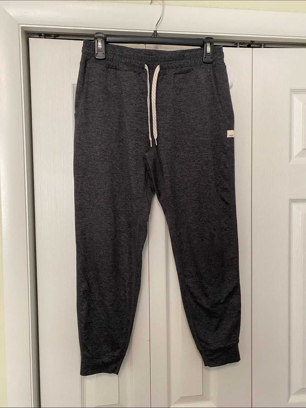 Vuori Gray Joggers Size Small